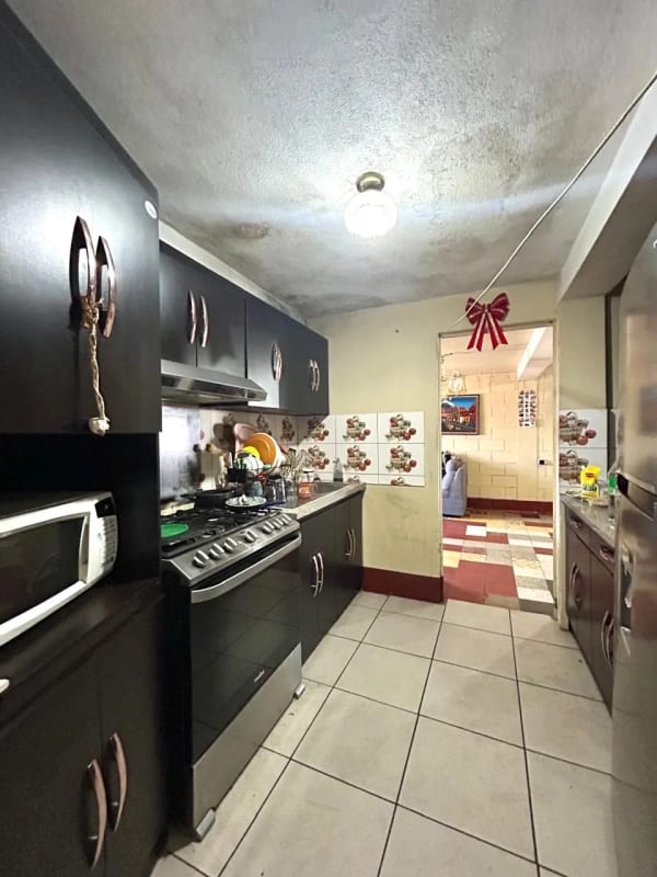 Casa en venta en zona 4 Mixco Monte Real con locales comerciales — Casa en Venta en Zona 4 Mixco, Guatemala, Ciudad — foto 15 de 16