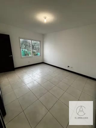 Casa en venta 4 dormitorios, Campos de San Isidro — Casa en Venta en Campos de San Isidro II, Zona 16, Guatemala, Ciudad — miniatura 3 de 17