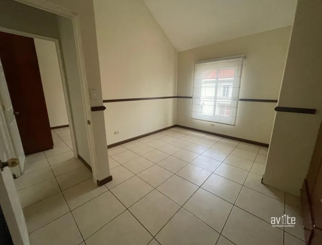 CONDADO NARANJO. Casa tipo Solana en venta, dentro de Alameda Norte $425,000 - 10