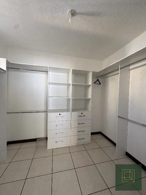 Amplia casa en renta en Condominio Entreverdes - 4