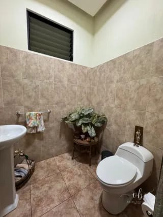 Casa en venta - Bellas Luces - Santa Catarina Pinula — Casa en Venta en Santa Catarina Pinula, Carretera a El Salvador, Guatemala, Ciudad — miniatura 7 de 11