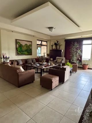 Casa en venta - Bellas Luces - Santa Catarina Pinula — Casa en Venta en Santa Catarina Pinula, Carretera a El Salvador, Guatemala, Ciudad — miniatura 5 de 11