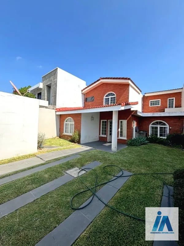 CASA EN VENTA – 📍Condominio Orquídeas, San Cristóbal sector A1, Zona 8 de Mixco — Casa en Venta en Zona 8 Mixco, Guatemala, Ciudad — foto 1 de 12