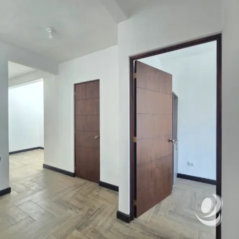 ¡¡¡Casa en Venta Hacienda Real Zona 16 Hacienda Vista Hermosa!!! - 3