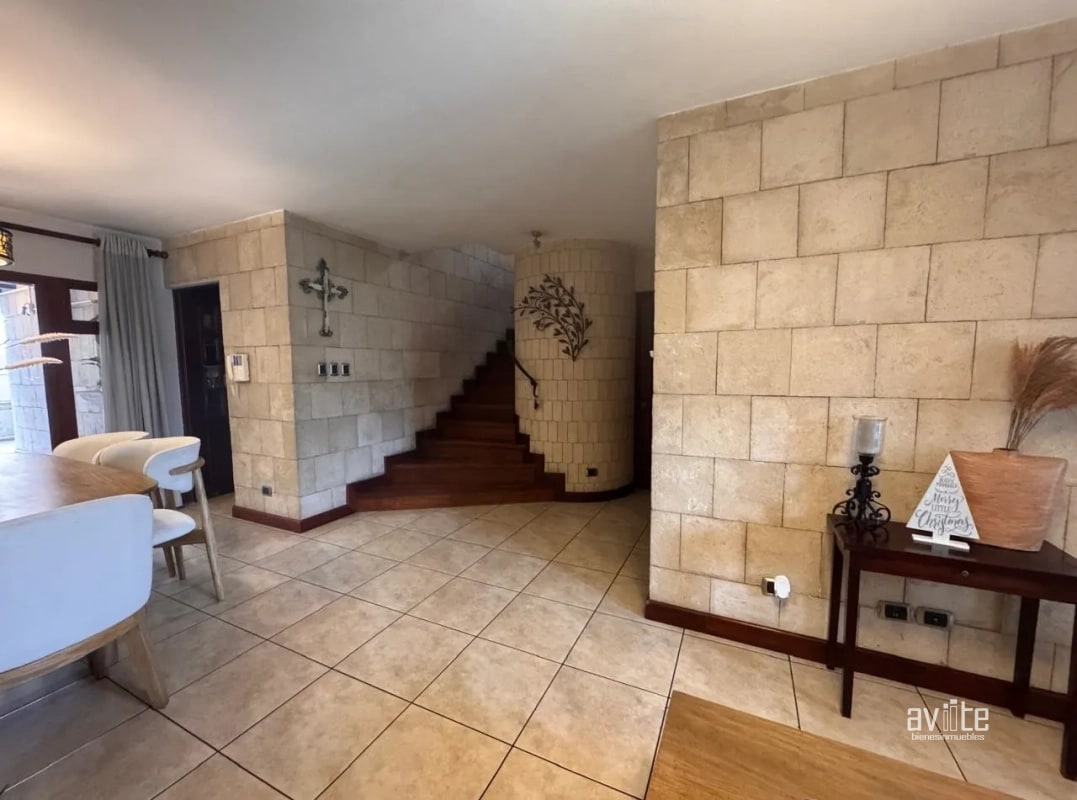 Bosques de Linda Villa, zona 7, casa en venta   Q2,950,000 más impuestos - 10