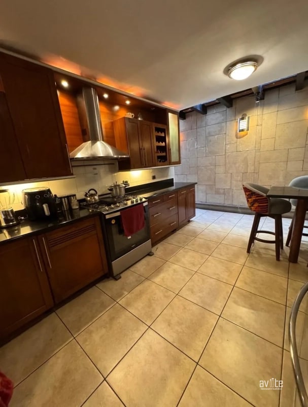 Bosques de Linda Villa, zona 7, casa en venta   Q2,950,000 más impuestos - 9