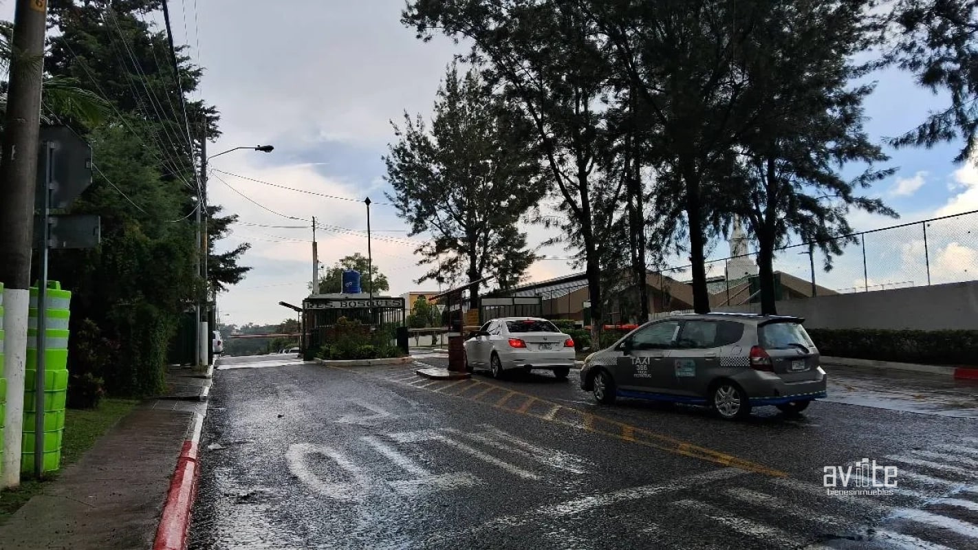 Bosques de Linda Villa, zona 7, casa en venta   Q2,950,000 más impuestos - 2