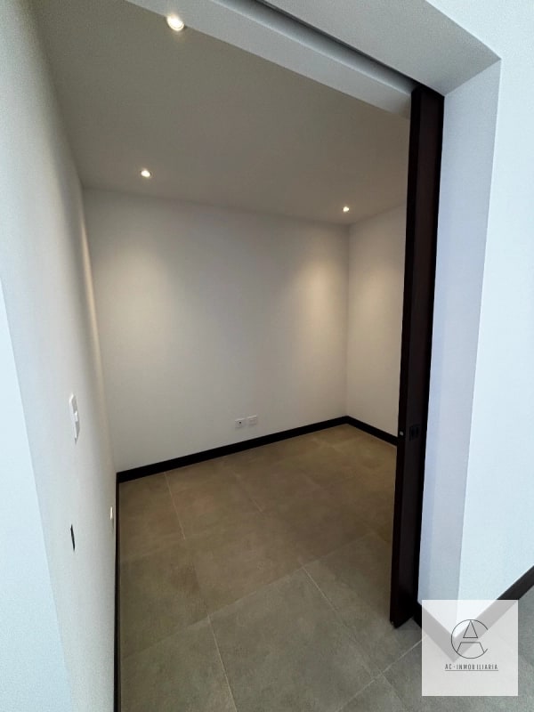Casa en renta en Molie, zona 10 - 10
