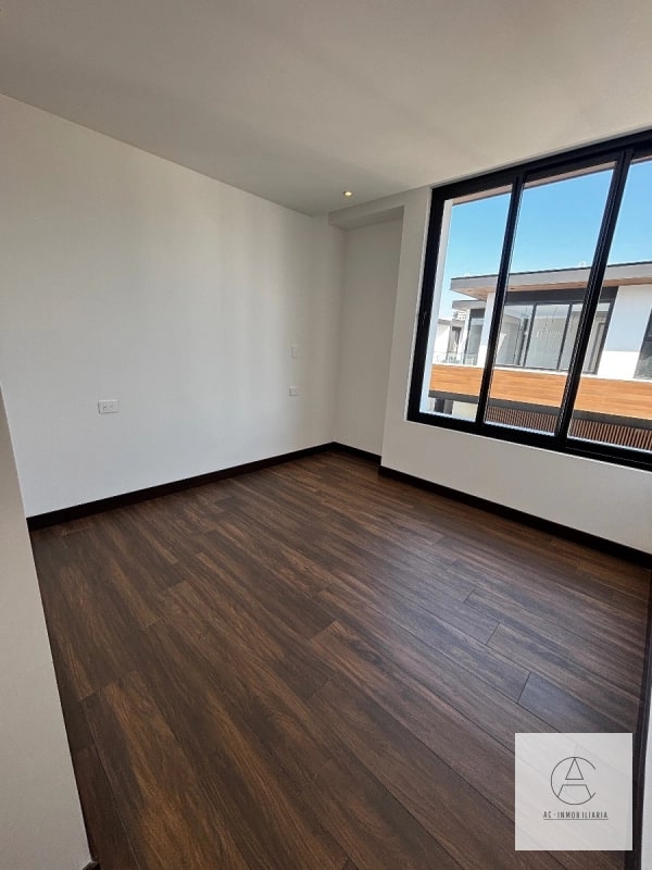 Casa en renta en Molie, zona 10 - 3