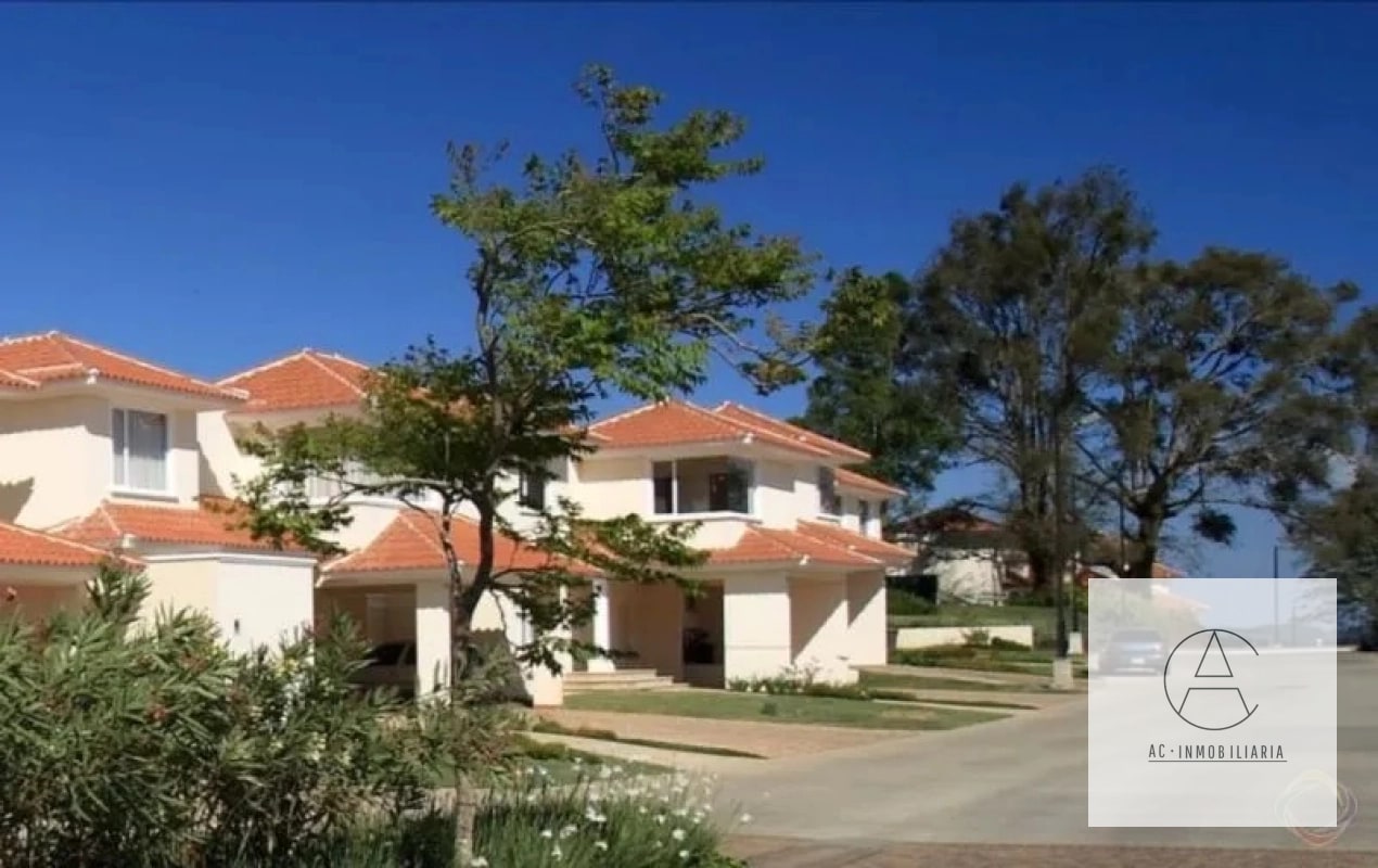 Casa en venta en Portal del Bosque, CES - 1