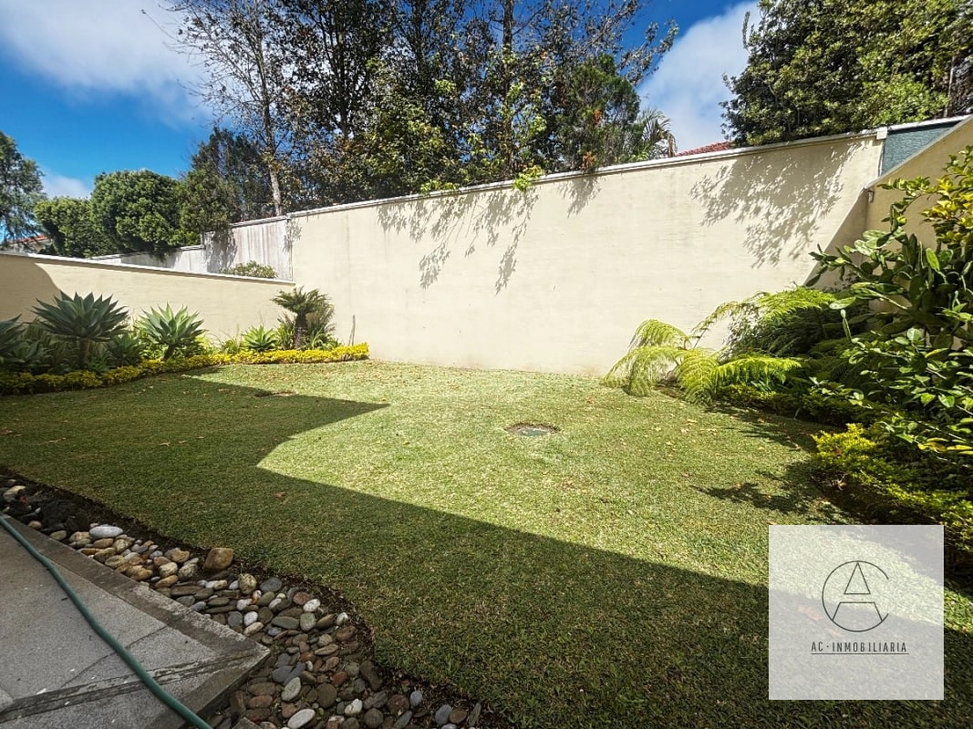Casa en venta en Portal del Bosque, CES - 14