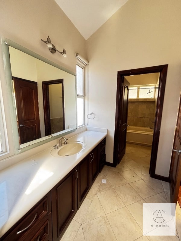 Casa en venta en Portal del Bosque, CES - 7