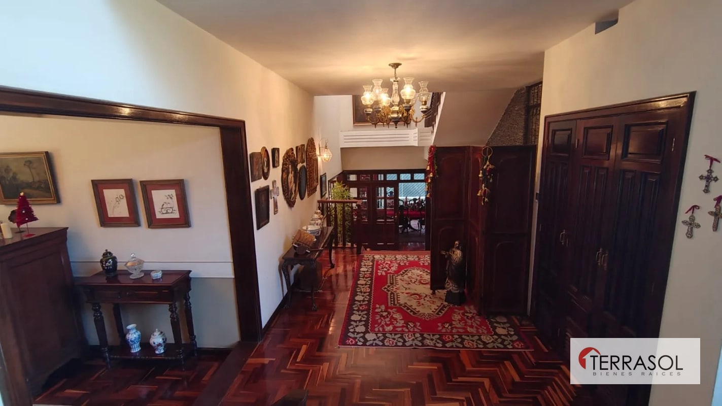 Casa en venta en Zona 13 – Elgin II | Casa de esquina con amplios jardines - 12