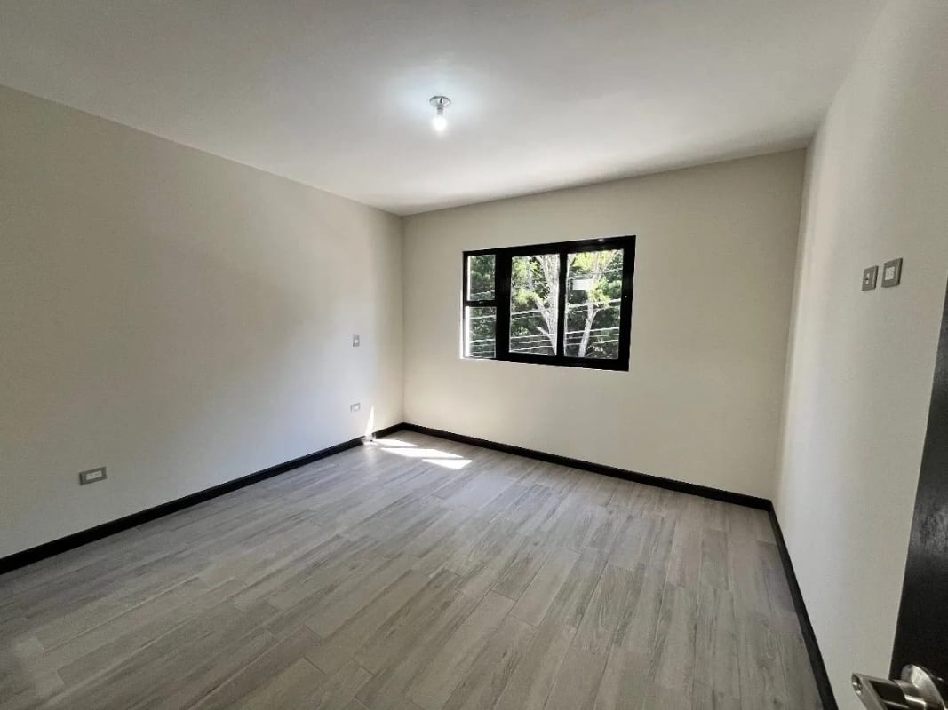 Casa en venta 4 habitaciones en Hacienda Real zona 16 — Casa en Venta en Hacienda Real, Zona 16, Guatemala, Ciudad — foto 9 de 14