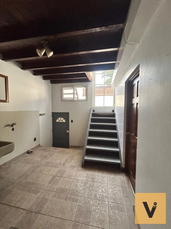 Casa en venta en Vista Hermosa 3. a 1 cuadra de UVG - 11