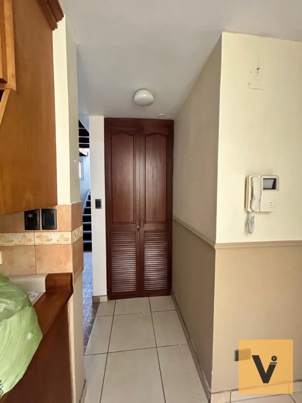 Casa en venta en Vista Hermosa 3. a 1 cuadra de UVG - 9