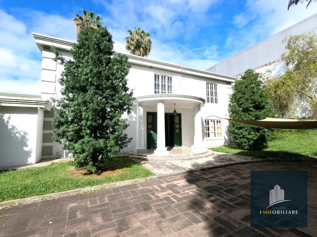 Casa para Restaurante con Jardín y Parqueo Bulevar las colinas, San Cristobal - 17