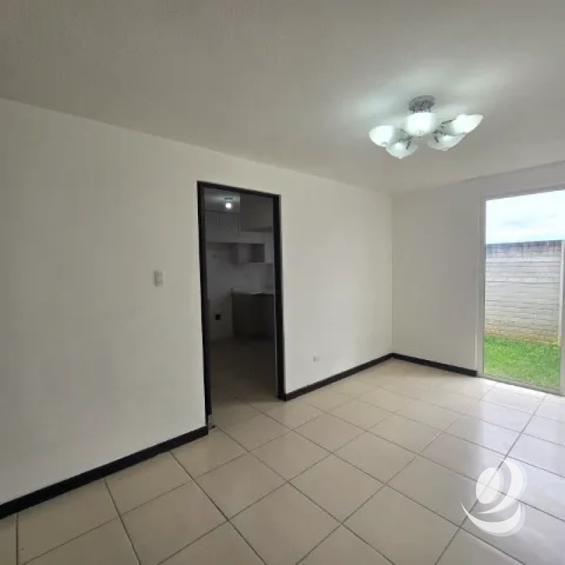 Casa en Venta San Cristóbal con 4 Habitaciones - 8