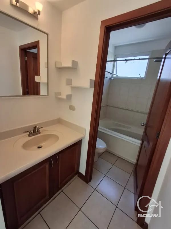 CASA en Venta - Portal del Bosque CAES — Casa en Venta en Portal del Bosque, Carretera a El Salvador, Guatemala, Ciudad — foto 8 de 17