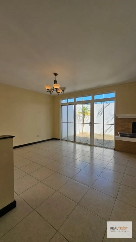 Casa en Venta  Residenciales Los Manantiales, Km. 19 Carretera a San José Pinula. - 13