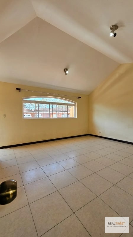 Casa en Venta  Residenciales Los Manantiales, Km. 19 Carretera a San José Pinula. - 5