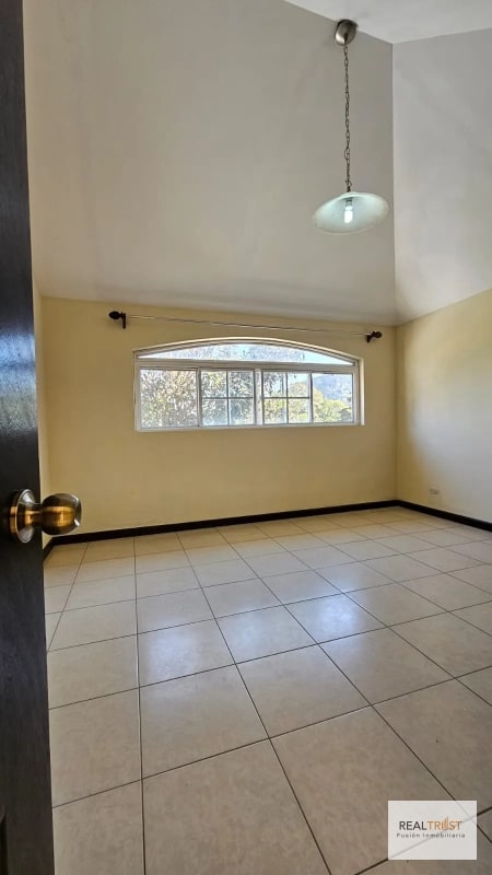 Casa en Venta Residenciales Los Manantiales, Km. 19 Carretera a San José Pinula. - 4