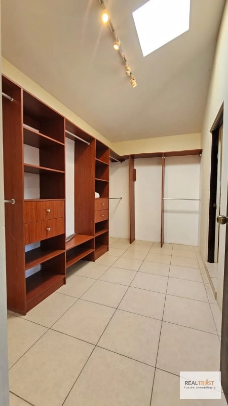 Casa en Venta  Residenciales Los Manantiales, Km. 19 Carretera a San José Pinula. - 2