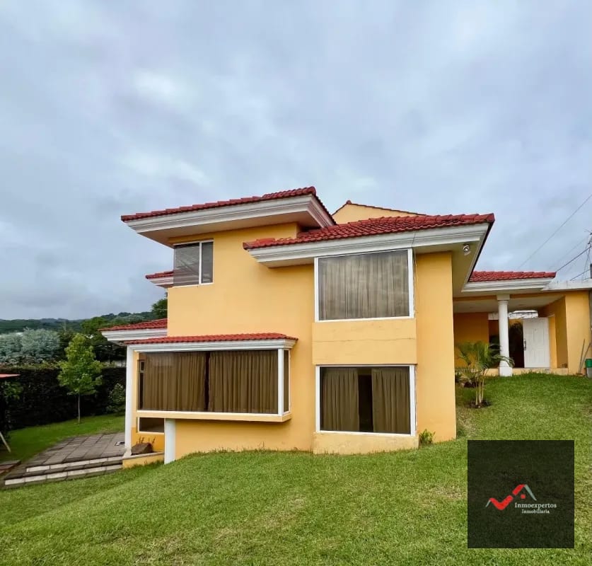 CASA EN VENTA SAN CRISTOBAL ZONA 8 DE MIXCO — Casa en Venta en Zona 8 Mixco, Guatemala, Ciudad — foto 1 de 10