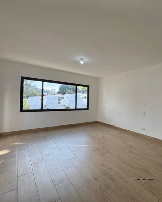 CASA EN VENTA ARRAZOLA 1 KM 17.5 - 2