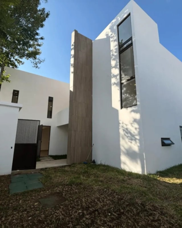 CASA EN VENTA ARRAZOLA 1 KM 17.5 - 1