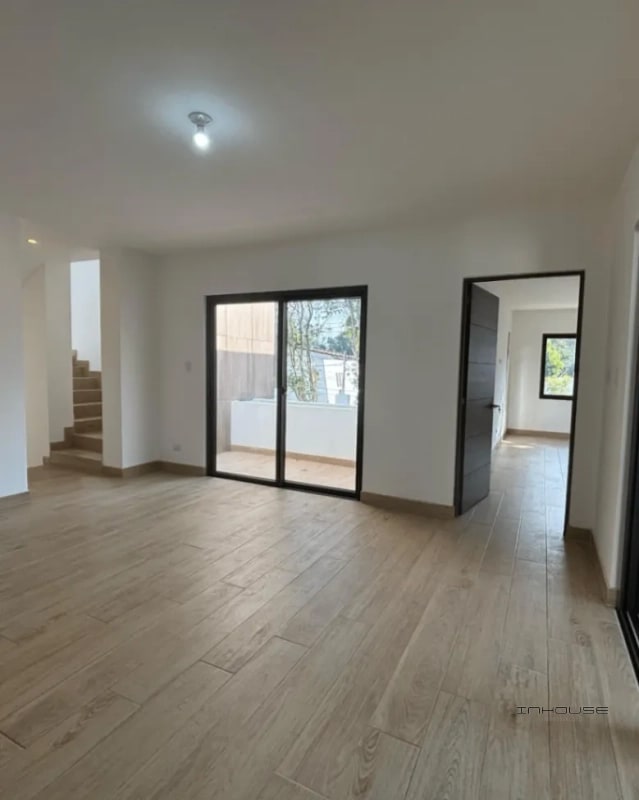 CASA EN VENTA ARRAZOLA 1 KM 17.5 - 9