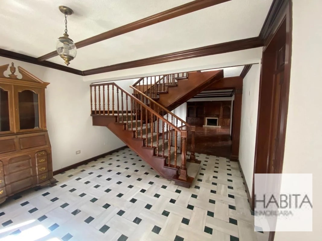 Casa en Venta en la Villa zona 14 - 4