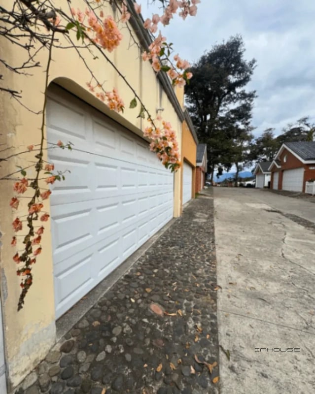 CASA EN VENTA EN ZONA 16 FRENTE AL COLEGIO SUIZO AMERICANO - 10