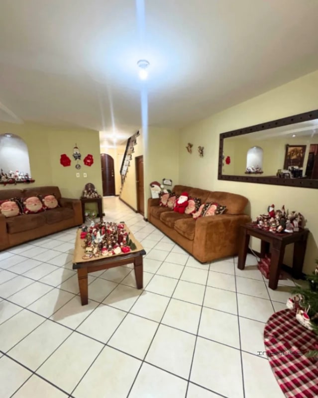 CASA EN VENTA EN ZONA 16 FRENTE AL COLEGIO SUIZO AMERICANO - 9