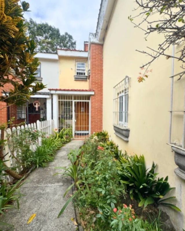 CASA EN VENTA EN ZONA 16 FRENTE AL COLEGIO SUIZO AMERICANO - 3