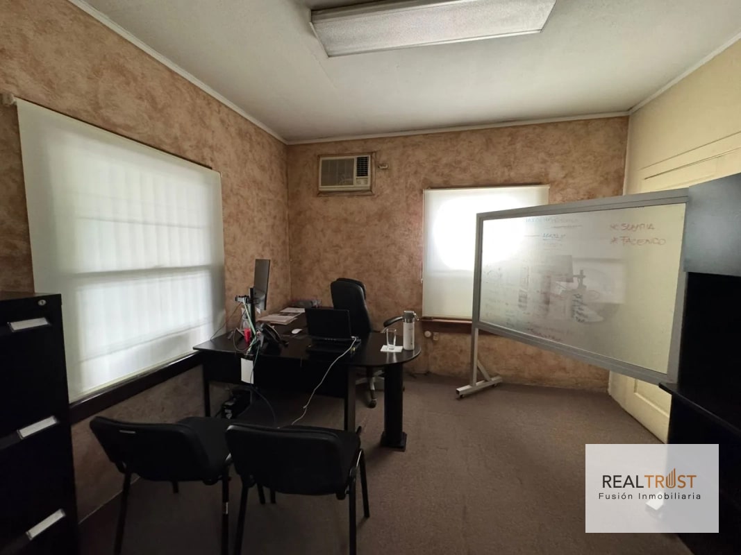 Casa para oficinas en zona 13 a pocos pasos de las Américas - 3