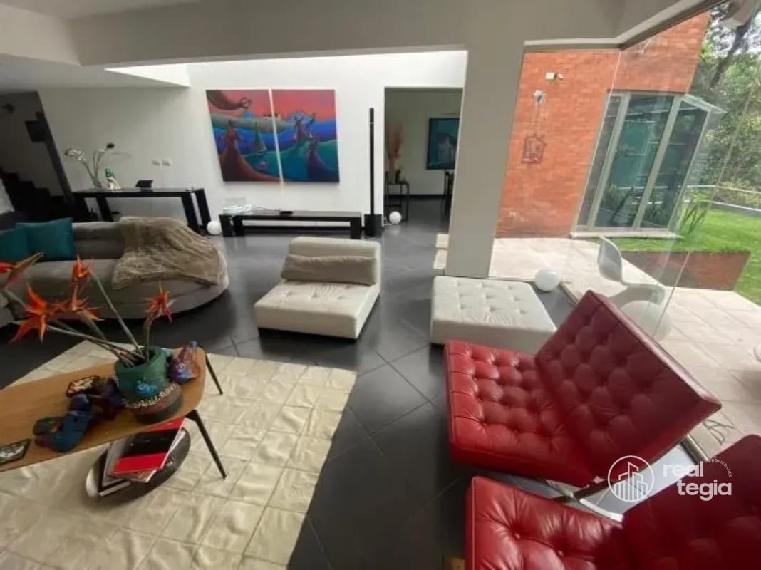 CASA EN ENCINOS DE CAYALA ZONA 16 — Casa en Venta en Zona 16, Guatemala, Ciudad — foto 1 de 14