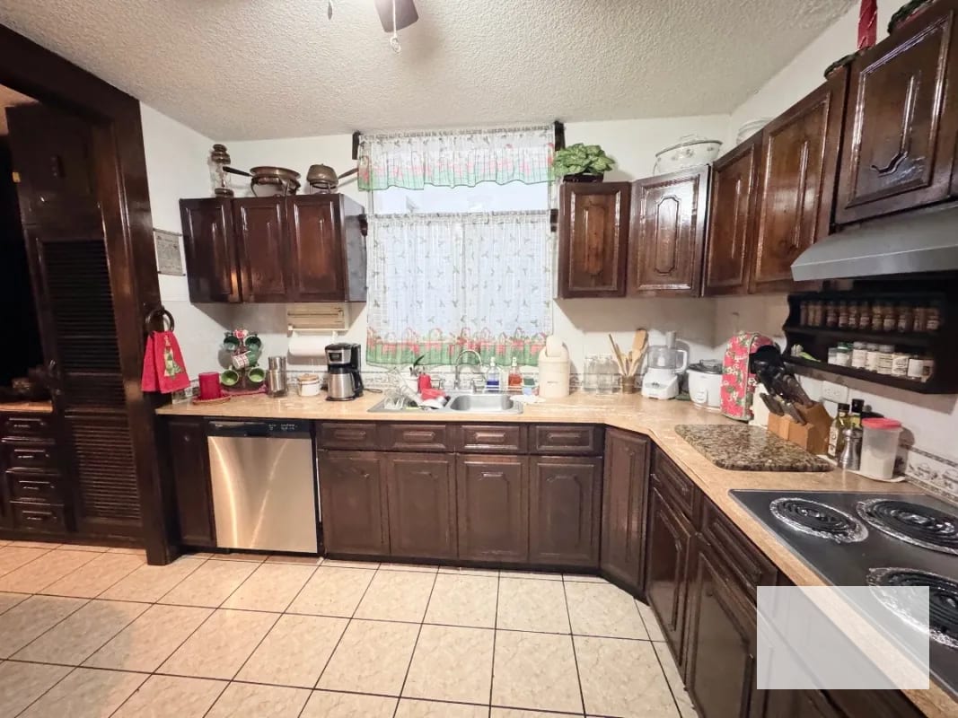 Casa 5 dormitorios en venta en Colonia Lourdes Zona 16 — Casa en Venta en Zona 16, Guatemala, Ciudad — foto 9 de 14