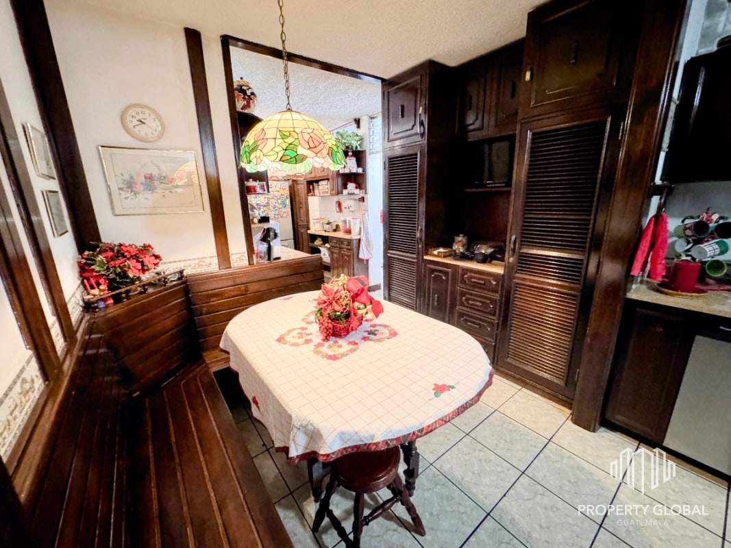 Casa 5 dormitorios en venta en Colonia Lourdes Zona 16 - 8