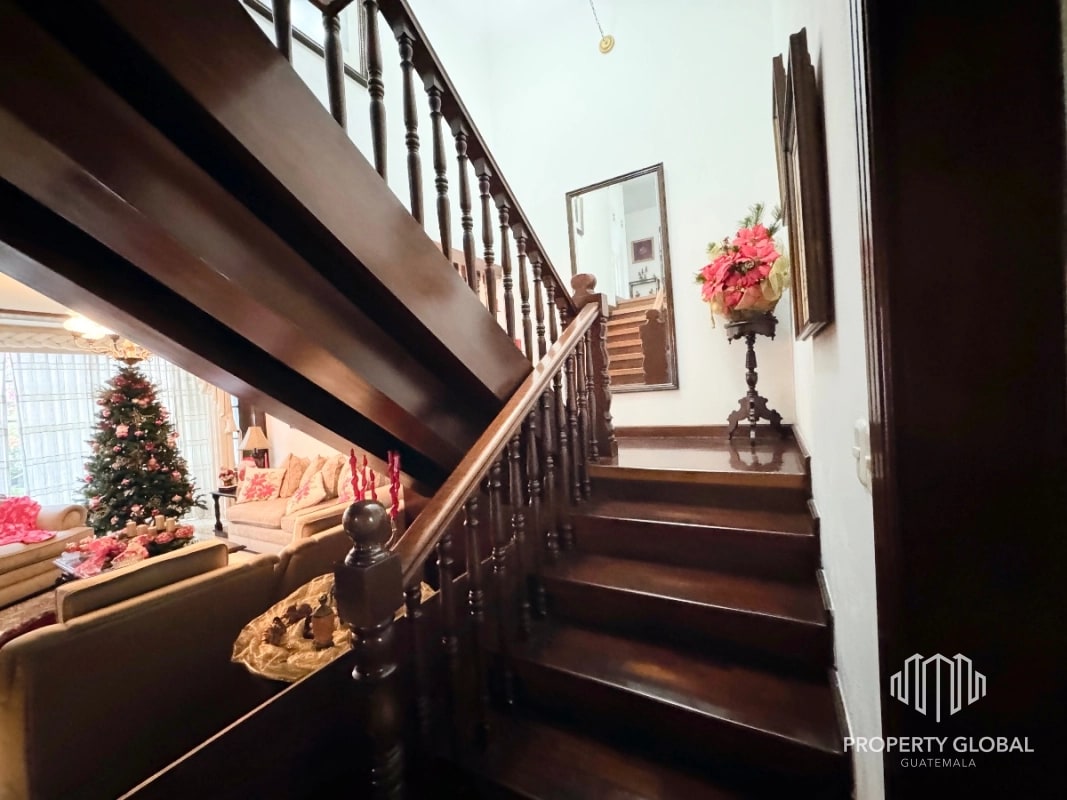 Casa 5 dormitorios en venta en Colonia Lourdes Zona 16 - 2