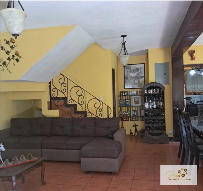 🏡 VENDO CASA EN CIUDAD SAN CRISTÓBAL 📍 Ubicada sobre el boulevard principal, dentro de condominio - 13
