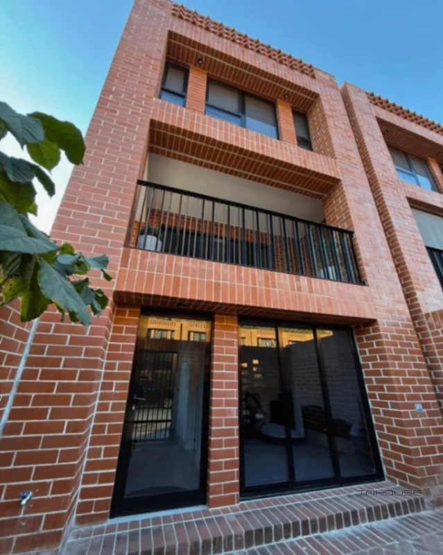 CASA EN VENTA ZONA 13 IRIDIA DE ESQUINA - 12