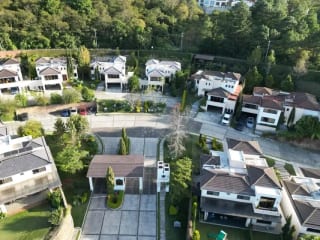 LOMAS DE SAN ISIDRO CASA EN VENTA ZONA 16 — Casa en Venta en Lomas de San Isidro, Zona 16, Guatemala, Ciudad — miniatura 1 de 5