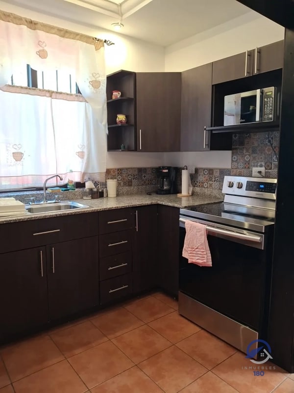 Casa en venta en Barrio Las Campanas, San Pedro Las Huertas, Sacatepéquez - 12