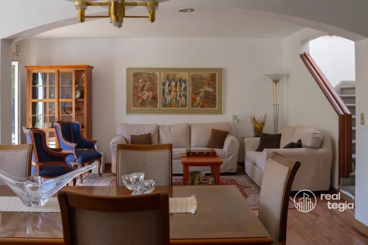 CASA EN VENTA ZONA 15 - 10