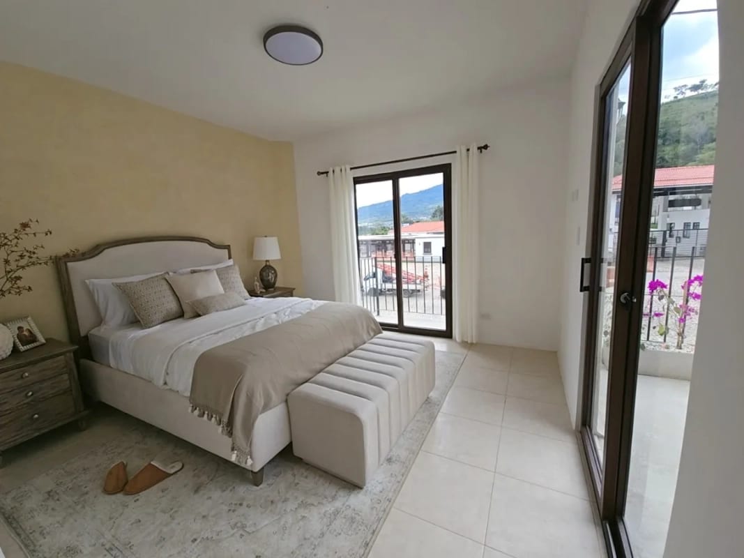 Se renta casa, Paseo San Lorenzo, Antigua GT, 5 hab, $1200 - 5