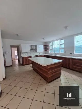 Oportunidad en Vista Hermosa 3, Hermosa Casa con amplio Jardín — Casa en Alquiler en Vista Hermosa III, Zona 15, Guatemala, Ciudad — miniatura 10 de 12