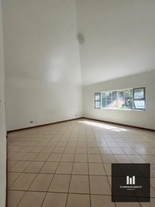 Oportunidad en Vista Hermosa 3, Hermosa Casa con amplio Jardín — Casa en Alquiler en Vista Hermosa III, Zona 15, Guatemala, Ciudad — miniatura 4 de 12
