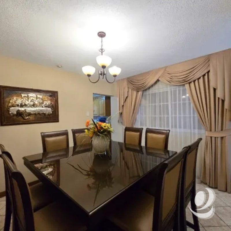 Casa en Venta Zona 11 Ciudad de Guatemala Las Charcas - 11