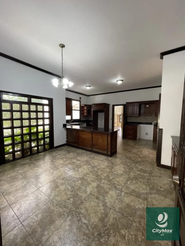 CASA EN VENTA - KM. 18 CARRETERA A EL SALVADOR - 6